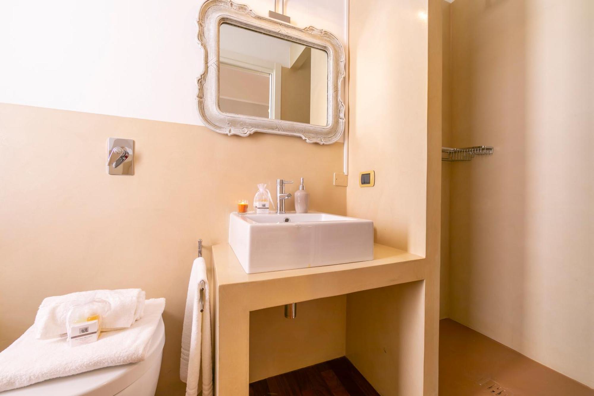 Appartamento Il Golfo Lake View - Happy Rentals Laveno-Mombello Exterior photo