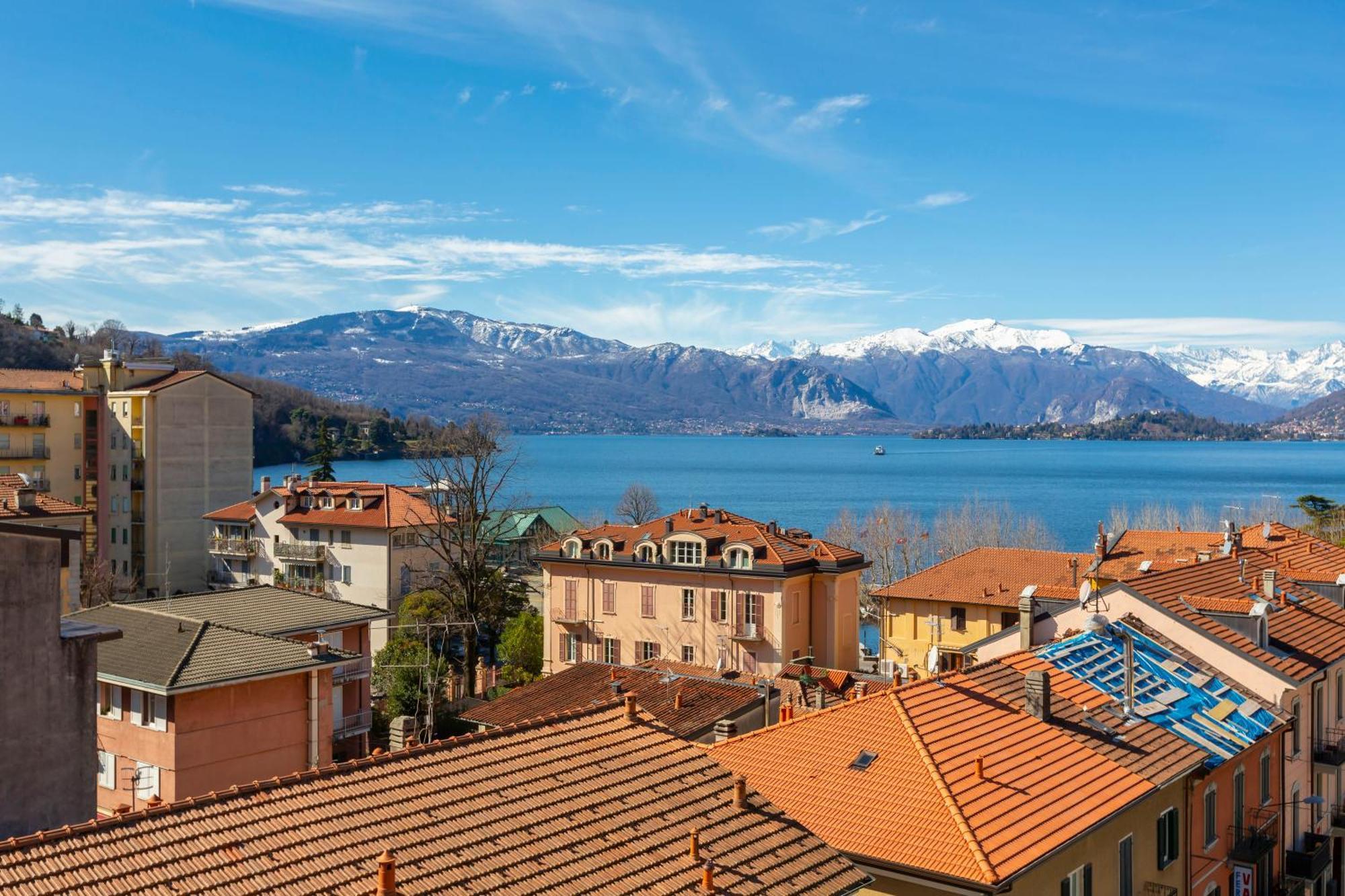 Appartamento Il Golfo Lake View - Happy Rentals Laveno-Mombello Exterior photo