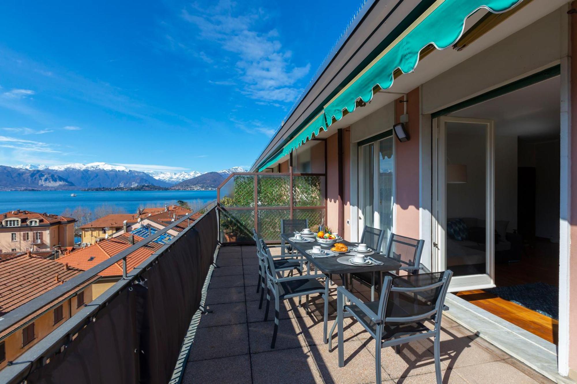 Appartamento Il Golfo Lake View - Happy Rentals Laveno-Mombello Exterior photo